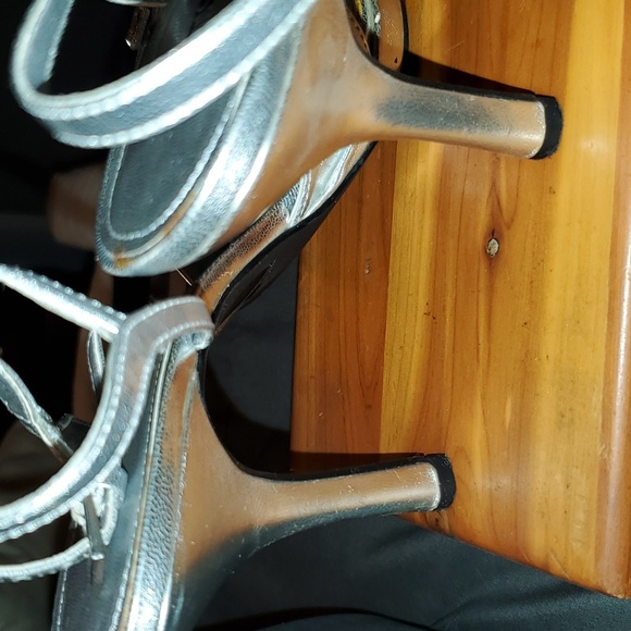 APT 9 Silver Stephanie Heels size 8 - Picture 7 of 10